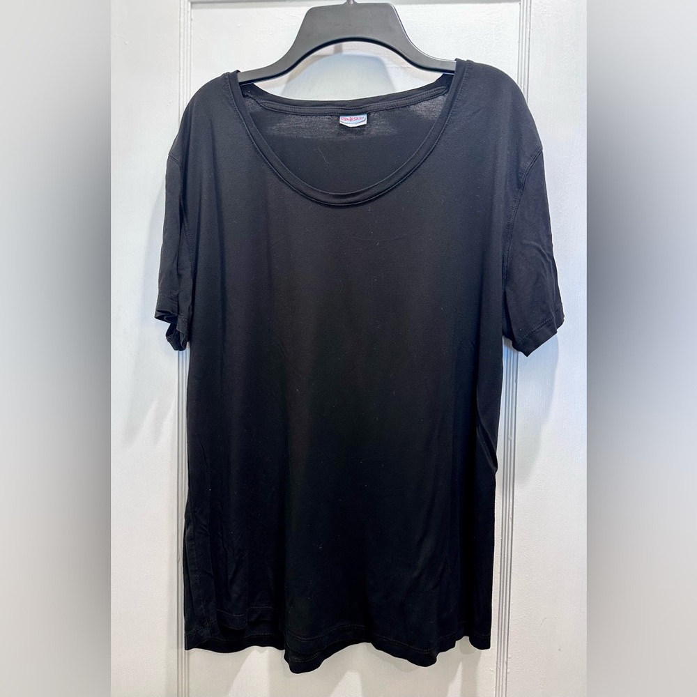 Rip Skirt Everyday Tee
Size XL